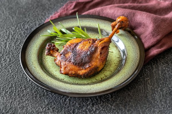 Quelle est la meilleure façon de réaliser un confit de canard sans matières grasses ajoutées?